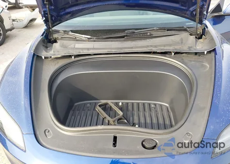 2025 Tesla Model 3 Long Range Rear-Wheel Drive/Standard Rear-Wheel Drive z USA, uszkodzony, nr VIN 5YJ3E1EA6SF950406